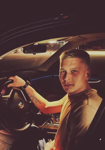 Валик из Прилук, ищу на сайте знакомства на одну ночь