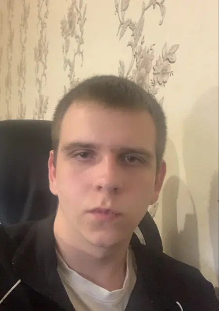 Я Andrey, 21 років з Костянтинівки, шукаю знайомство для постійних стосунків