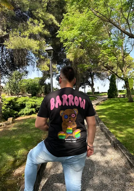 Soy Faraon, 26 años de Barcelona, busco conocer gente para conversación virtual