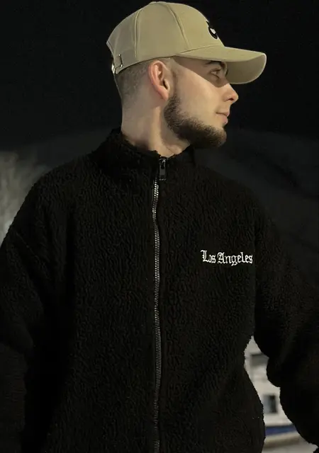 Александр из Усть-Каменогорска, мне 22, познакомлюсь для открытые отношения