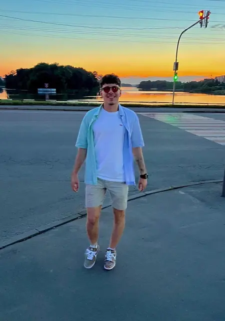 Artur из Хмельницкого, ищу на сайте общение