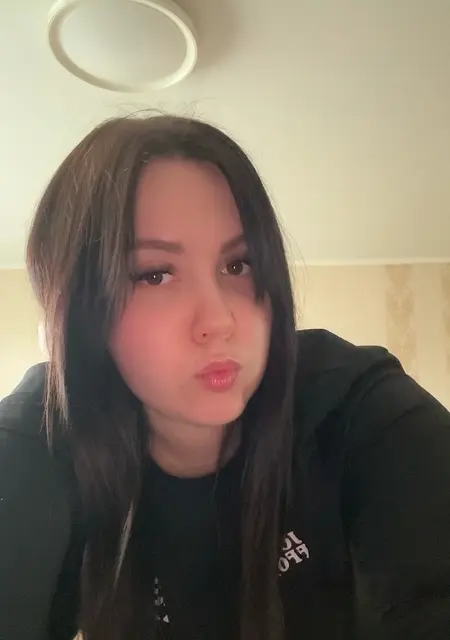 Я Вікуля, 18, знакомлюсь без обязательств в Львове