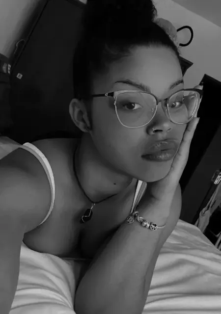 Я Rina, 19, из Ольян, ищу знакомство для дружбы