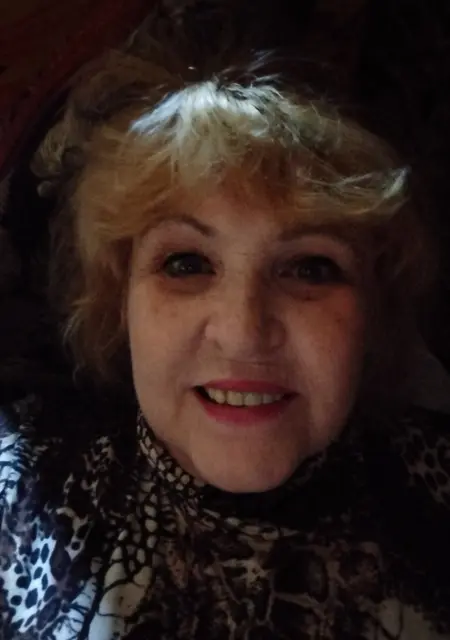 Лариса з Донецька, мені 60 років, познайомлюсь для постійних стосунків