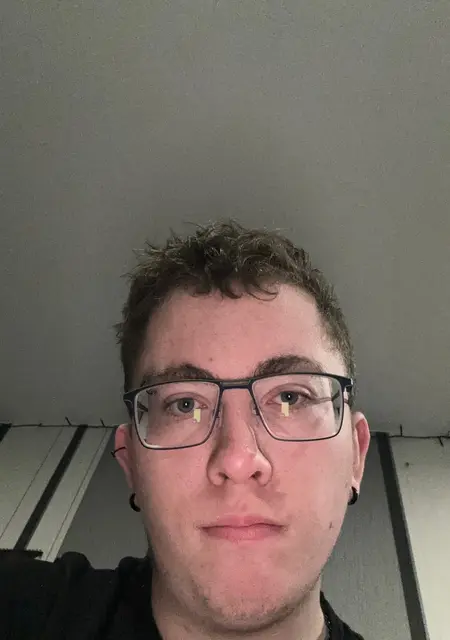 Tobias из Лейпцига, мне 22, познакомлюсь для приятного времяпровождения