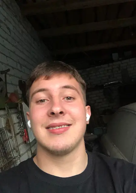 Ваня з Харкова, шукаю на сайті знайомства на одну ніч