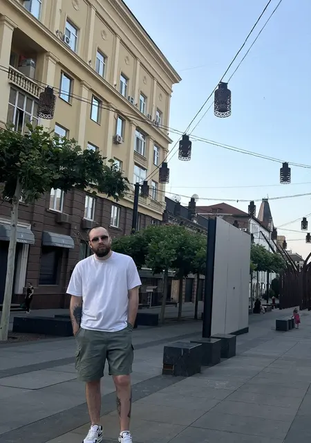 Я Александр, 30 років з Сум, шукаю знайомство для приємного проведення часу