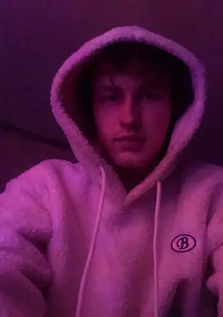 Юра з Полтавы, шукаю на сайті знайомства без зобов'язань