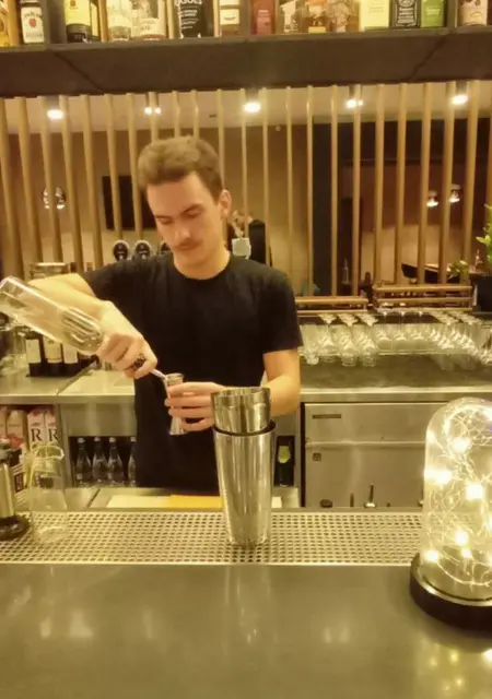 Павел из Черкасс, мне 20, познакомлюсь на одну ночь