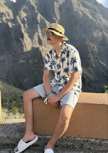 Soy Ivan, 20 años, conociéndome para relación sin ataduras en Puerto de la Cruz