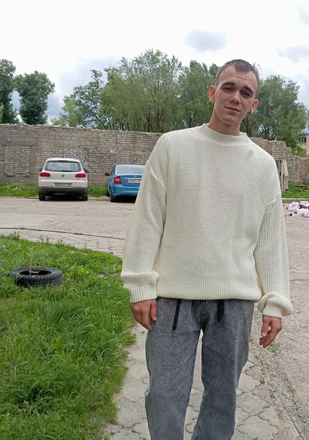 Егор из Старобельска, мне 20, познакомлюсь без обязательств