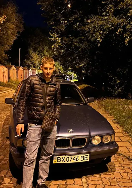 Я Ростик, 19 років з Львова, шукаю знайомства на одну ніч