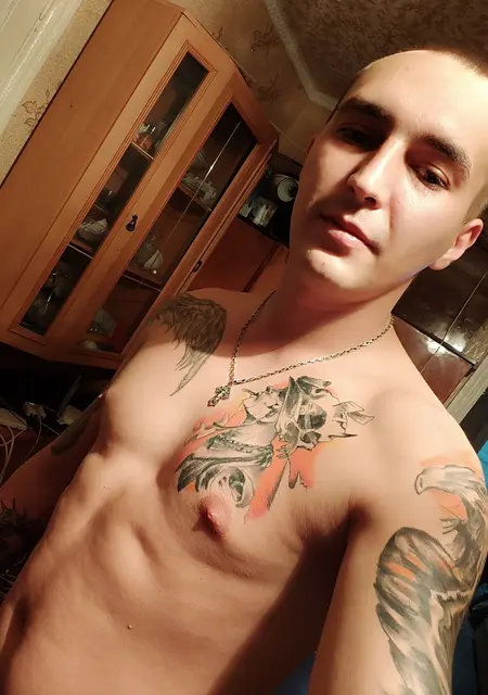 Я Dinon, 31 років з Горлівки, шукаю знайомства на одну ніч