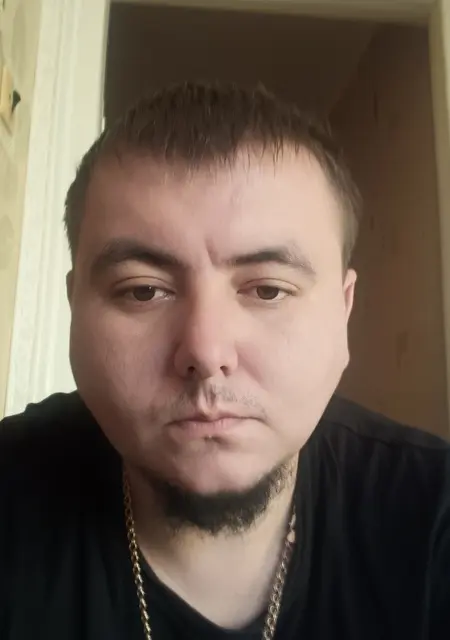 Я Александр, 36, из Антрацита, ищу знакомство для приятного времяпровождения