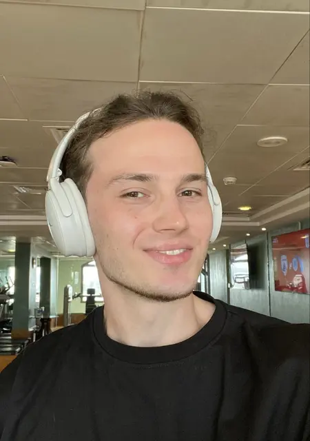 Майкл из Абу-даби, ищу на сайте совместные путешествия