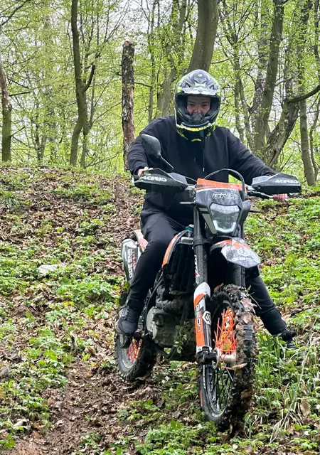 Я Денис, 21 років, знайомлюсь для вірт у Рівному