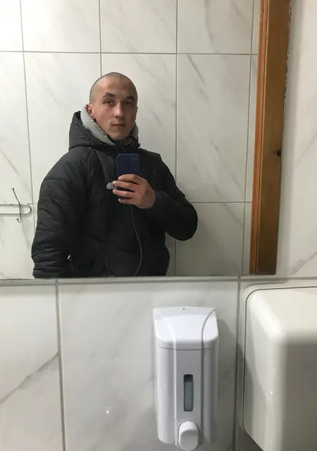 Степан з Ворохты, мені 21 років, познайомлюсь для вірт