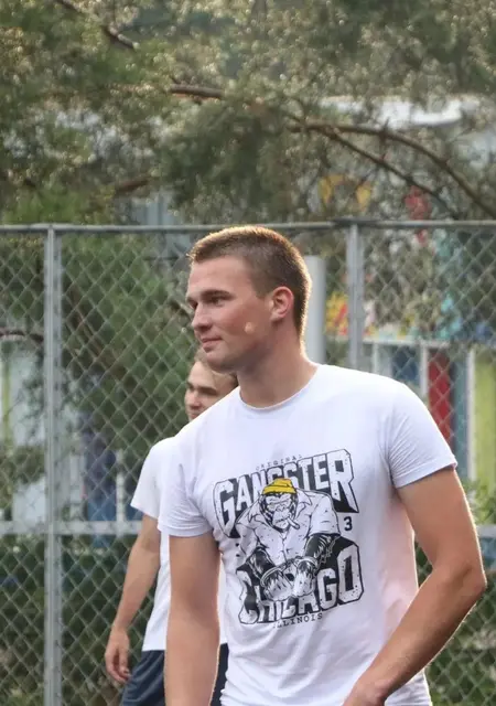 Я Алексей, 27 років з Маріуполя, шукаю знайомство для приємного проведення часу