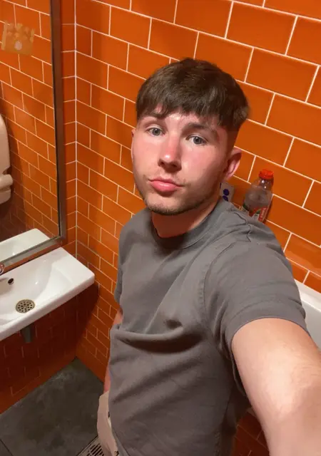 Hugo из Лилля, мне 22, познакомлюсь без обязательств