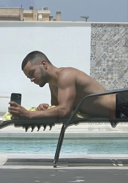 Soy Sergio, 25 años, conociéndome para lío de una noche en Torrevieja