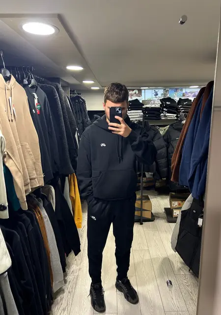 Я Roma, 19 років з Івано-Франківська, шукаю знайомство для спілкування