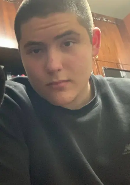 Я Влад, 19 років, знайомлюсь на одну ніч у Запоріжжі