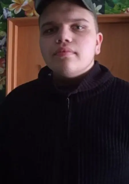 Soy Nikita, 18 años de Zaragoza, busco conocer gente para conversación virtual