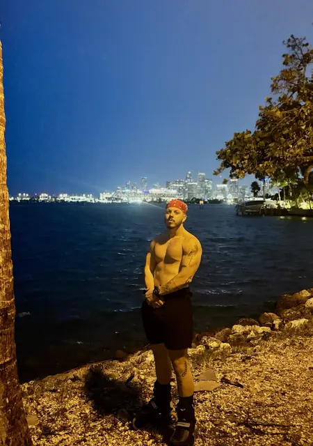 David de Santa Cruz de Tenerife, busco en el sitio pasatiempo agradable