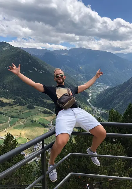 Soy Vasile, 29 años, conociéndome para chatear en Reus