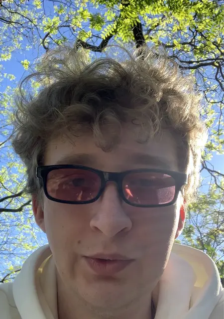 Я Данило, 21 років, знайомлюсь на одну ніч у Одесі