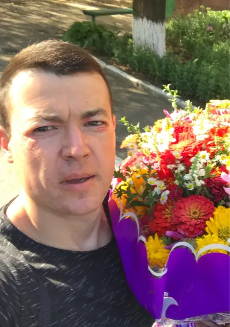 Я Андрей, 37 років, знайомлюсь для постійних стосунків у Горлівці