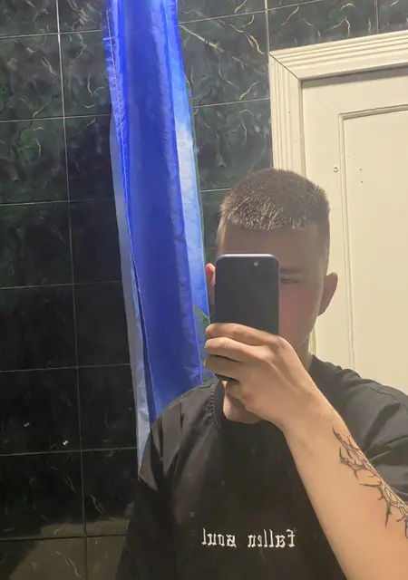 Я Саша, 19 років, знайомлюсь на одну ніч у Мелітополі