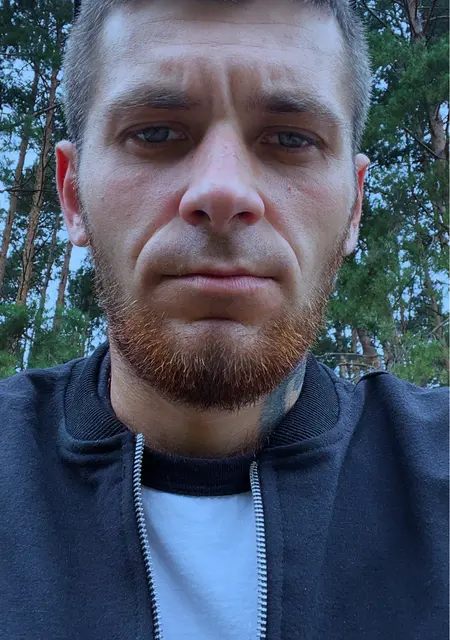 Я Олександр, 27 років з Тернополя, шукаю знайомства на одну ніч