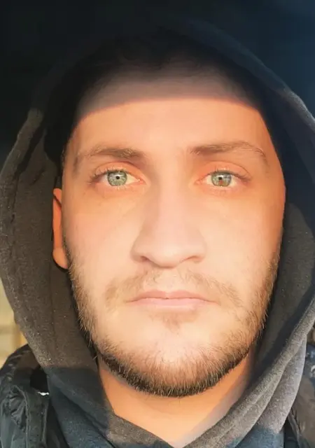 Dinu из Рэдэуци, мне 27, познакомлюсь для вирта