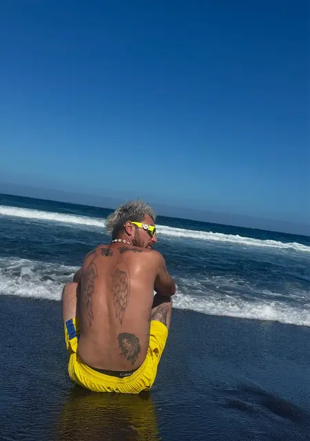 Soy Adrian, 34 años de Santa Cruz de Tenerife, busco conocer gente para lío de una noche