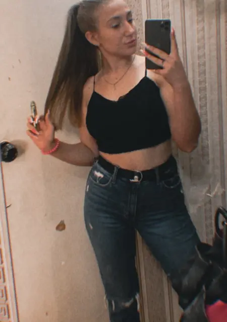 Я Злата, 18 років, знайомлюсь для спілкування у Запоріжжя