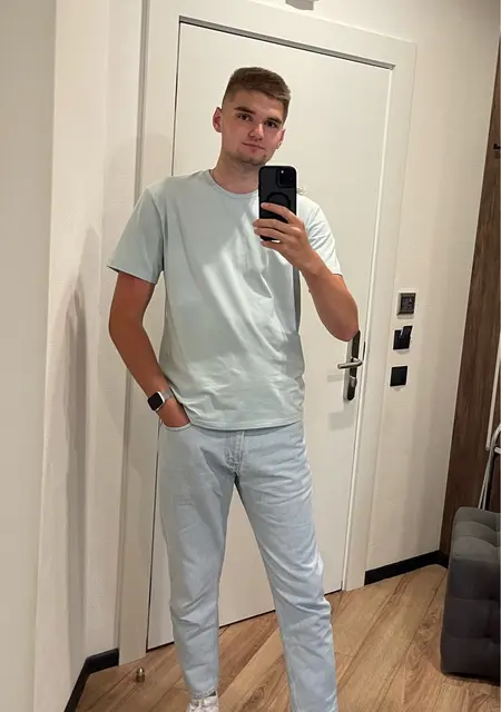 Юра з Львова, мені 20 років, познайомлюсь для приємного проведення часу