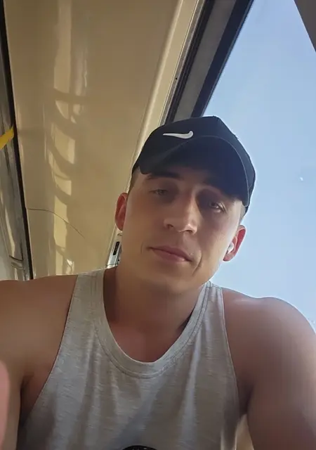 Иван з Луганська, шукаю на сайті знайомства на одну ніч