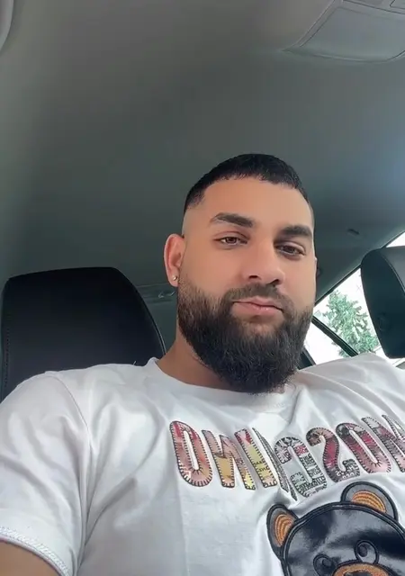 Я Msb, 24, знакомлюсь без обязательств в Брно