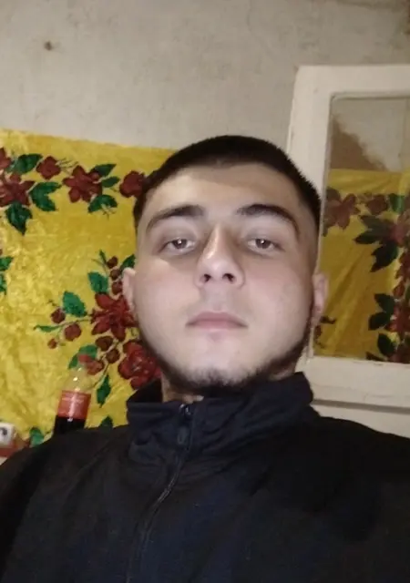 Марат из Афин, ищу на сайте знакомства без обязательств