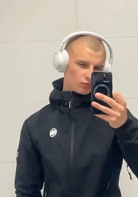 Олександр з Полтавы, мені 19 років, познайомлюсь на одну ніч