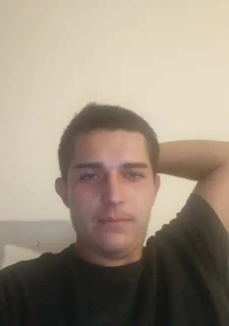 Я Oleksiy, 18, из Лондона, ищу знакомства на одну ночь