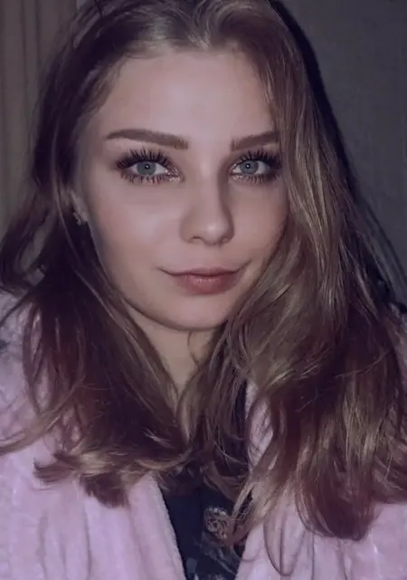 Александра из Алматы, мне 20, познакомлюсь для постоянных отношений