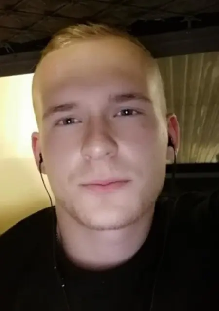 Я Денис, 26, из Кривого Рога, ищу знакомство для приятного времяпровождения