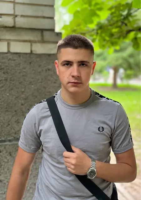 Ярослав з Запоріжжя, мені 19 років, познайомлюсь на одну ніч