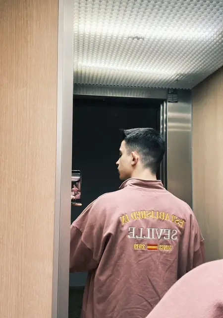 Soy Victor, 23 años, conociéndome para relación abierta en Cáceres