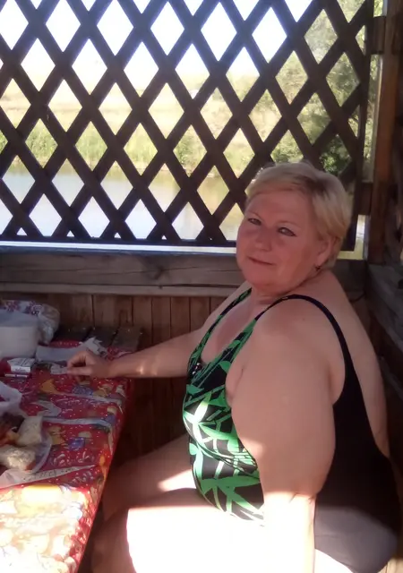 Ирина з Донецьк, мені 58 років, познайомлюсь на одну ніч
