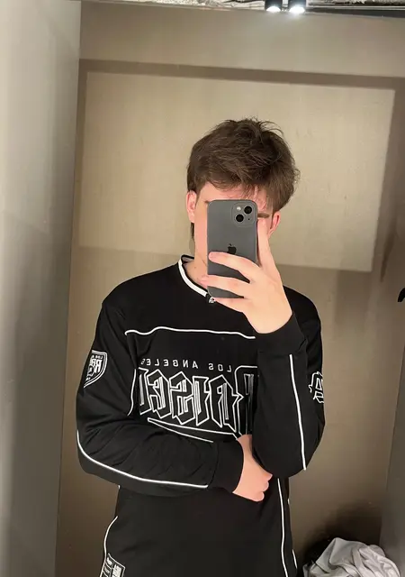 Кирилл з Харкова, мені 18 років, познайомлюсь на одну ніч