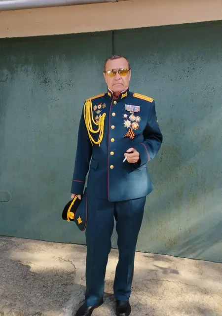 Я Виктор, 67 років з Макіївки, шукаю знайомство для постійних стосунків