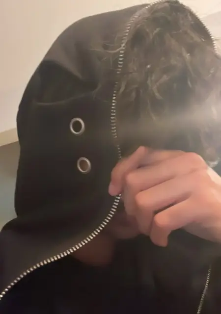 Я Аза, 20, из Тараза, ищу знакомство для постоянных отношений